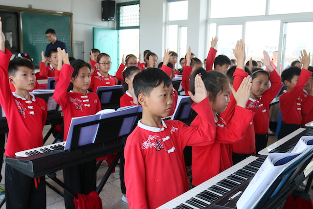 热博乐器牵手萧山三星小学爱心再回访在杭州举办