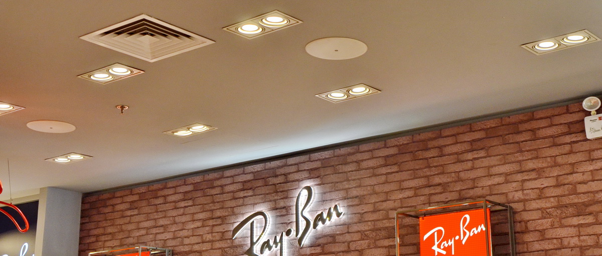 Ray?Ban 宏伊国际广场店——热博 CIS 商用安装系统的经典应用
