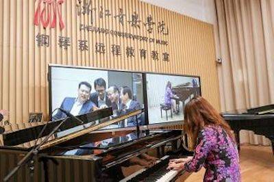 回顾发展历史，畅想科技未来|中国浙江省代表团视察热博企业博物馆