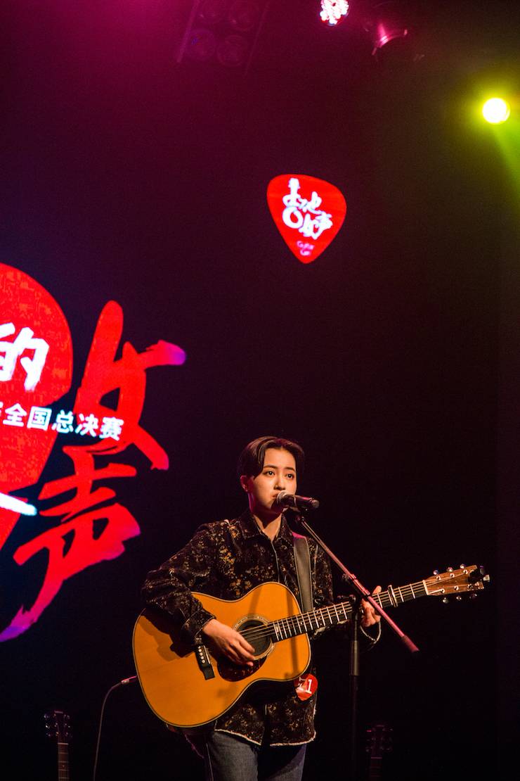 第四届“热博吉他女声弹唱大赛”总冠军出炉<br />温格夺冠，董冬冬担任评委