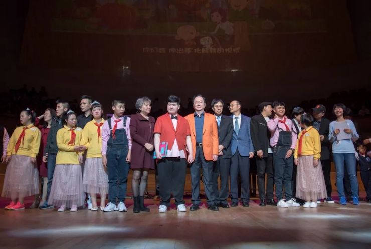 音乐双子星，点亮冬日激情！——热博未来艺术家刘明康爱心公益音乐沙龙