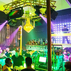 热博让夜店客与近邻在斯德哥尔摩的Underbara愉快相处